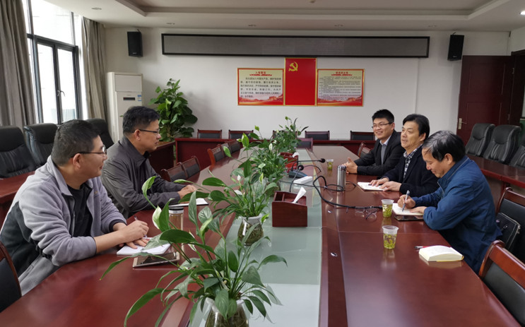 bevictor伟德官网大中小学思政课一体化建设研究中心主任赴江夏区教研室研究中心工作(图1) bevictor伟德官网大中小学思政课一体化建设研究中心主任赴江夏区教研室研究中心工作(图1)